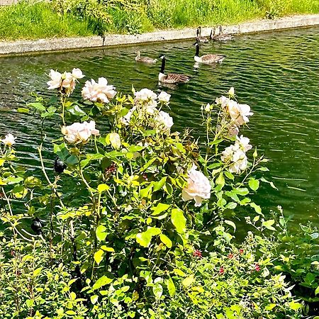 Amazing Location - City Of London- 2 Bedroom Stunning Canal View House With Private Garden,Parking & Balcony エクステリア 写真