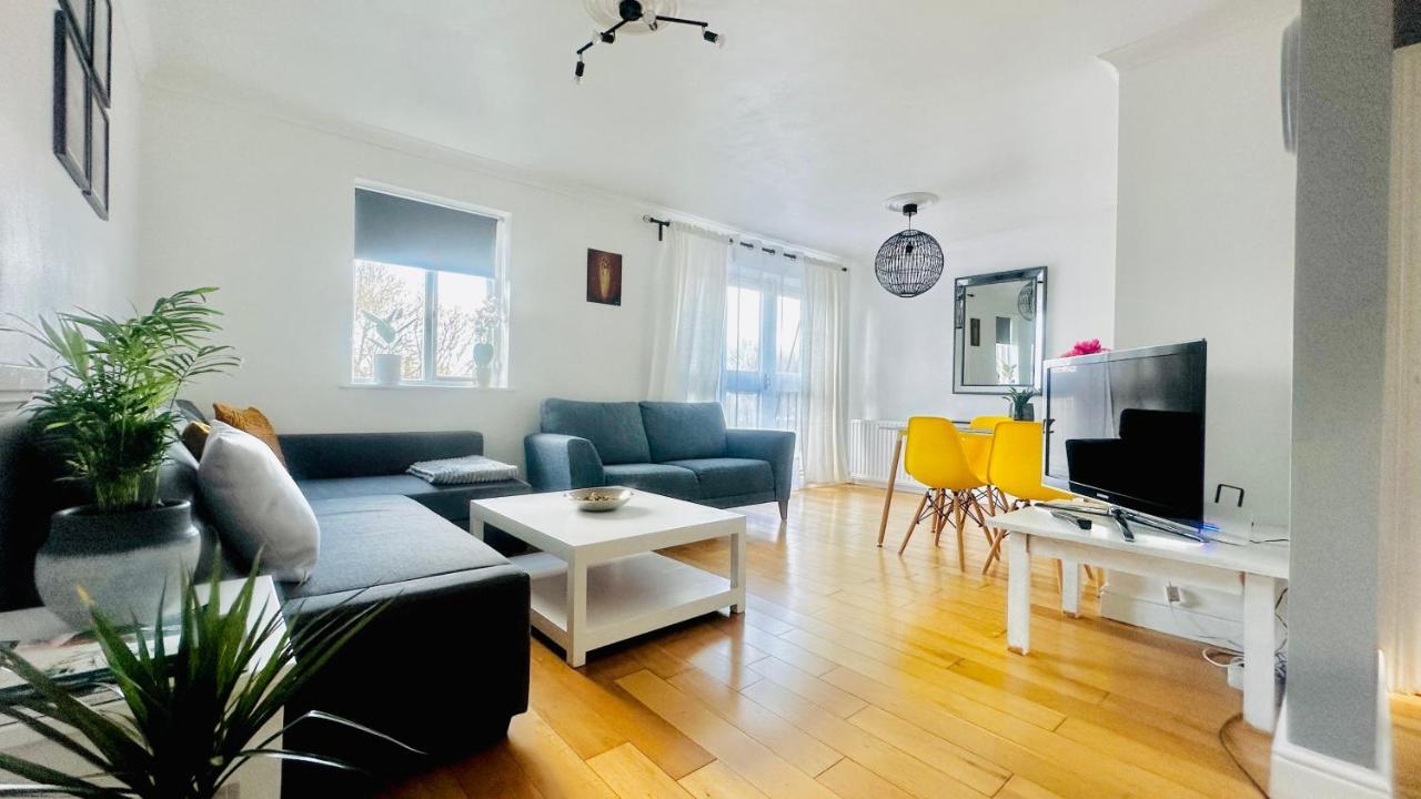 Amazing Location - City Of London- 2 Bedroom Stunning Canal View House With Private Garden,Parking & Balcony エクステリア 写真