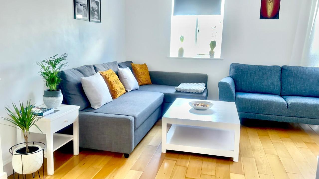 Amazing Location - City Of London- 2 Bedroom Stunning Canal View House With Private Garden,Parking & Balcony エクステリア 写真