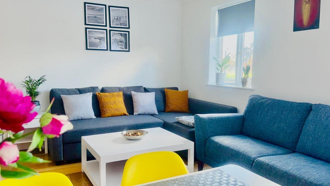 Amazing Location - City Of London- 2 Bedroom Stunning Canal View House With Private Garden,Parking & Balcony エクステリア 写真