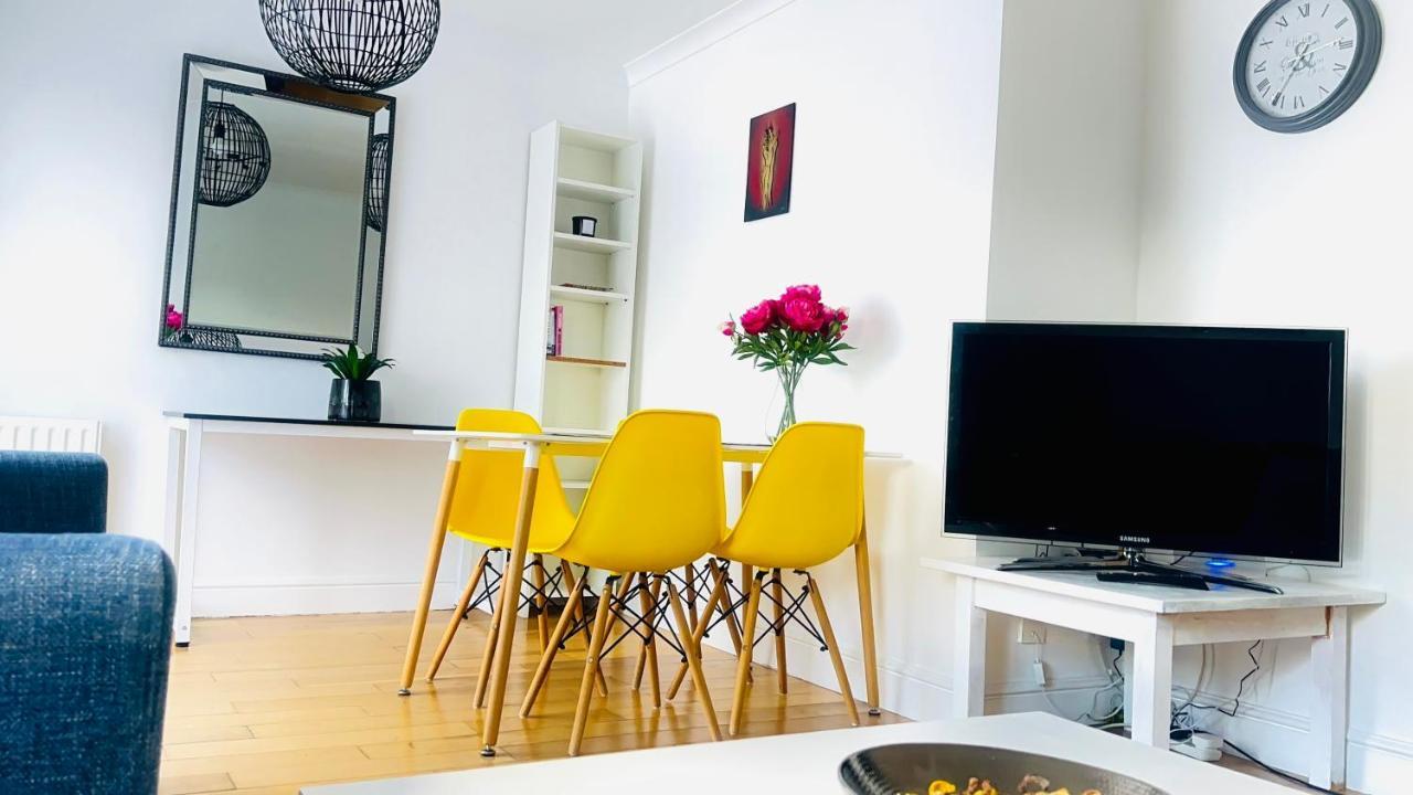 Amazing Location - City Of London- 2 Bedroom Stunning Canal View House With Private Garden,Parking & Balcony エクステリア 写真