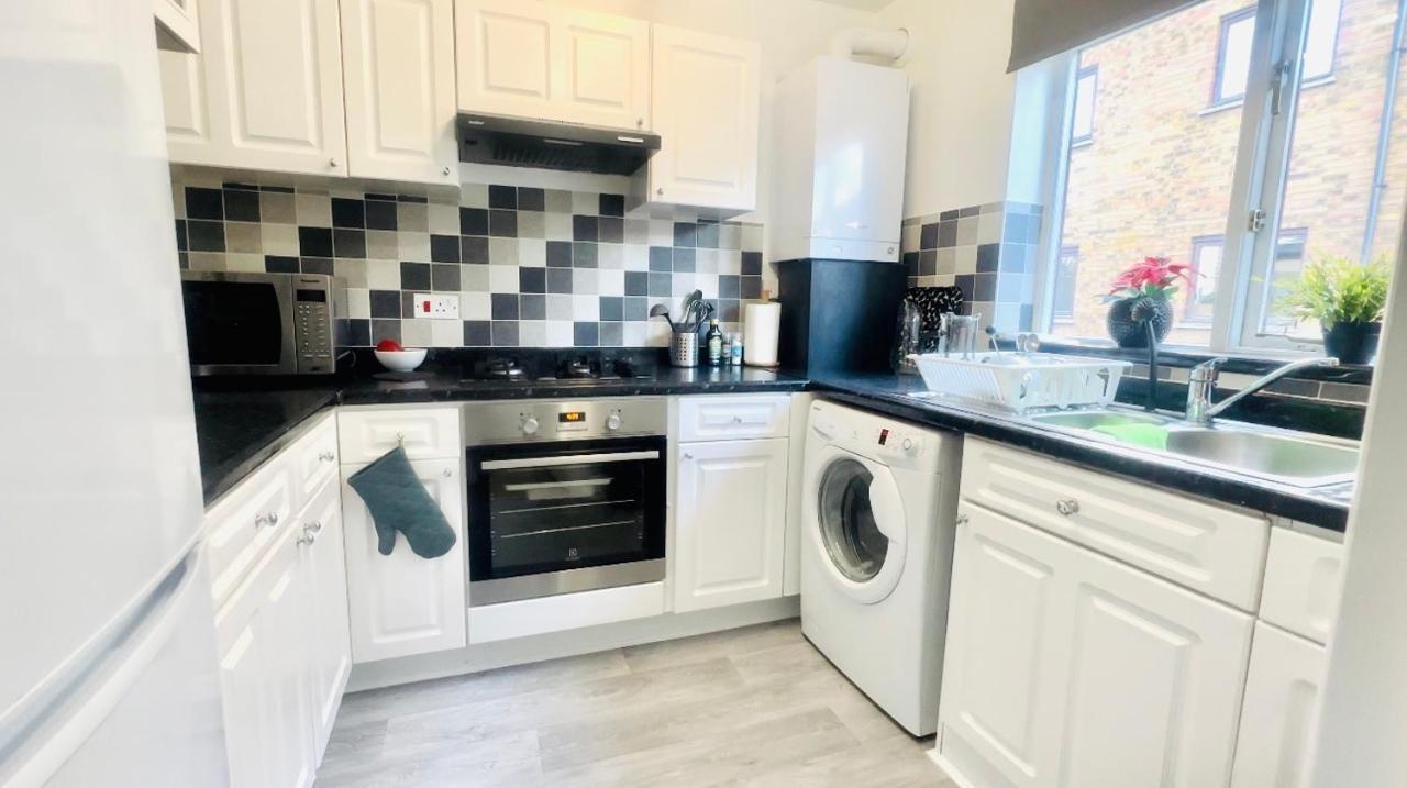 Amazing Location - City Of London- 2 Bedroom Stunning Canal View House With Private Garden,Parking & Balcony エクステリア 写真