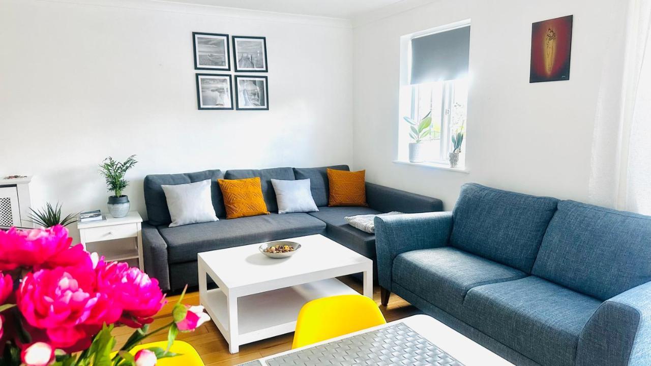 Amazing Location - City Of London- 2 Bedroom Stunning Canal View House With Private Garden,Parking & Balcony エクステリア 写真