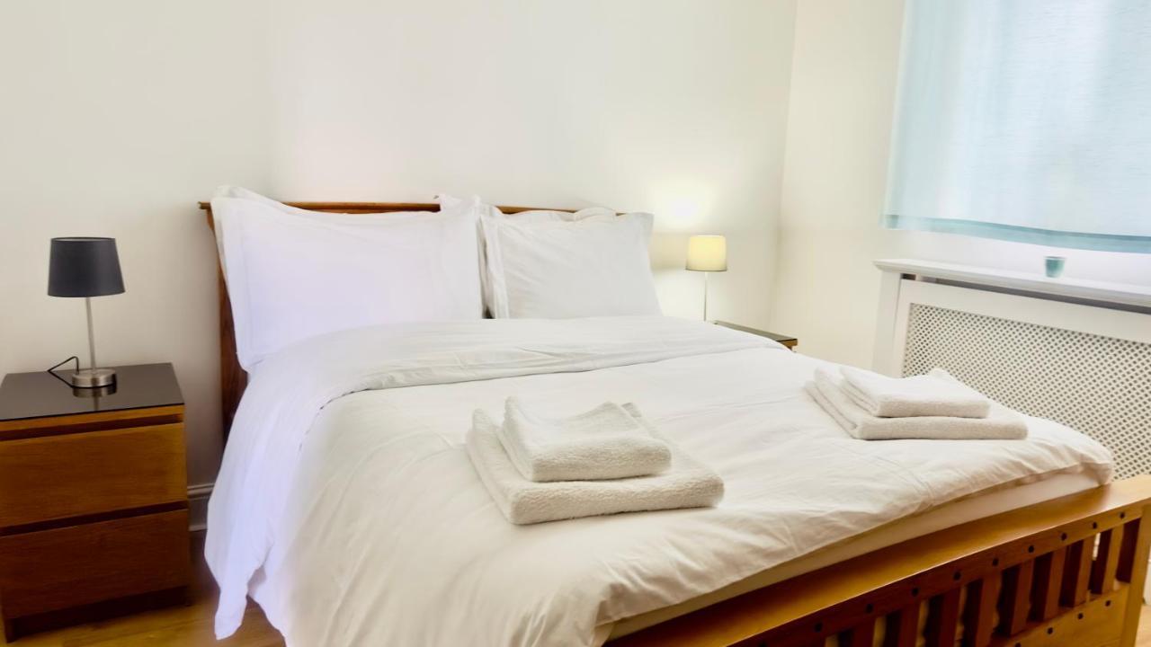 Amazing Location - City Of London- 2 Bedroom Stunning Canal View House With Private Garden,Parking & Balcony エクステリア 写真