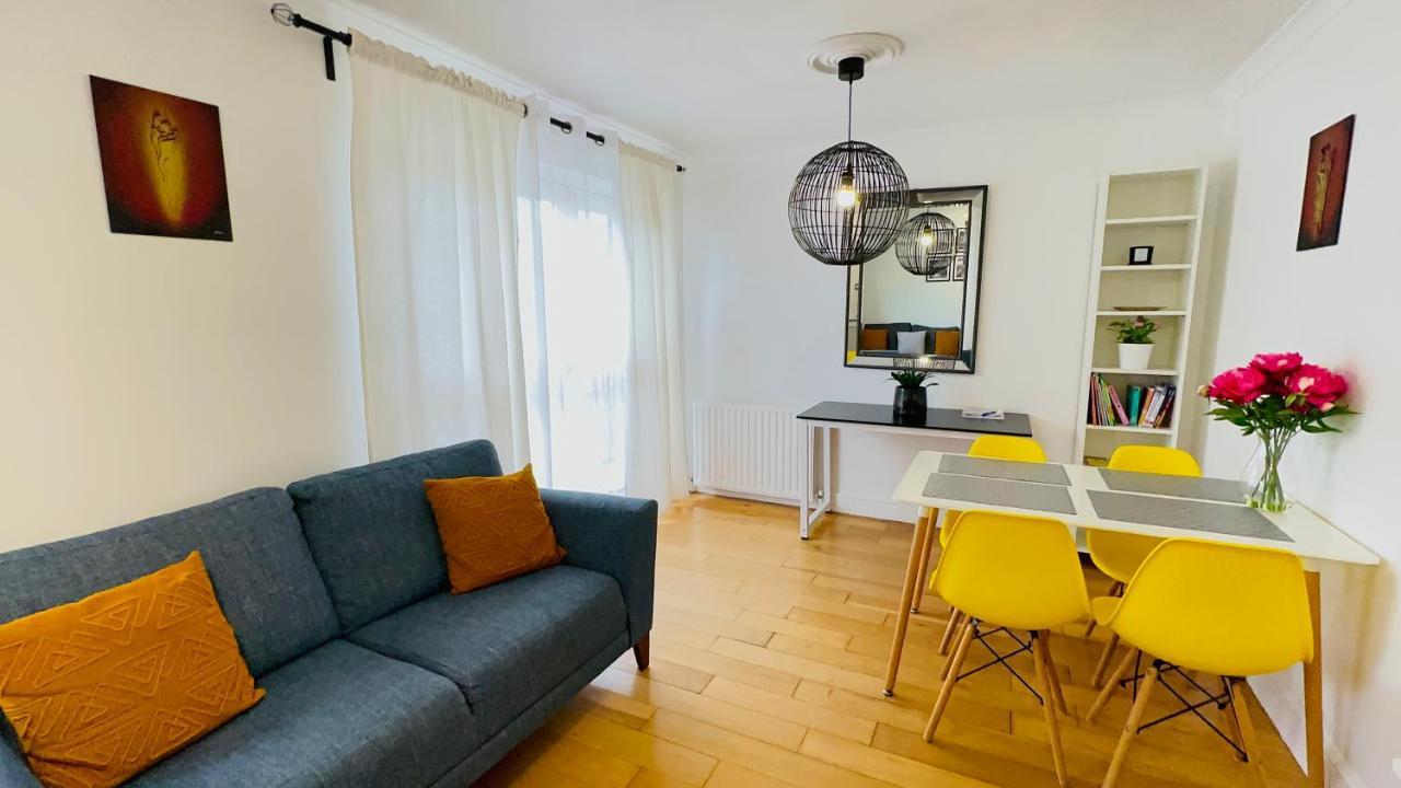 Amazing Location - City Of London- 2 Bedroom Stunning Canal View House With Private Garden,Parking & Balcony エクステリア 写真