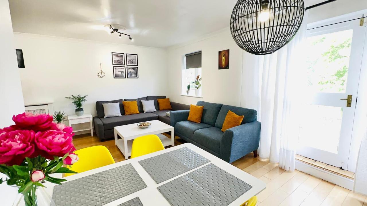Amazing Location - City Of London- 2 Bedroom Stunning Canal View House With Private Garden,Parking & Balcony エクステリア 写真