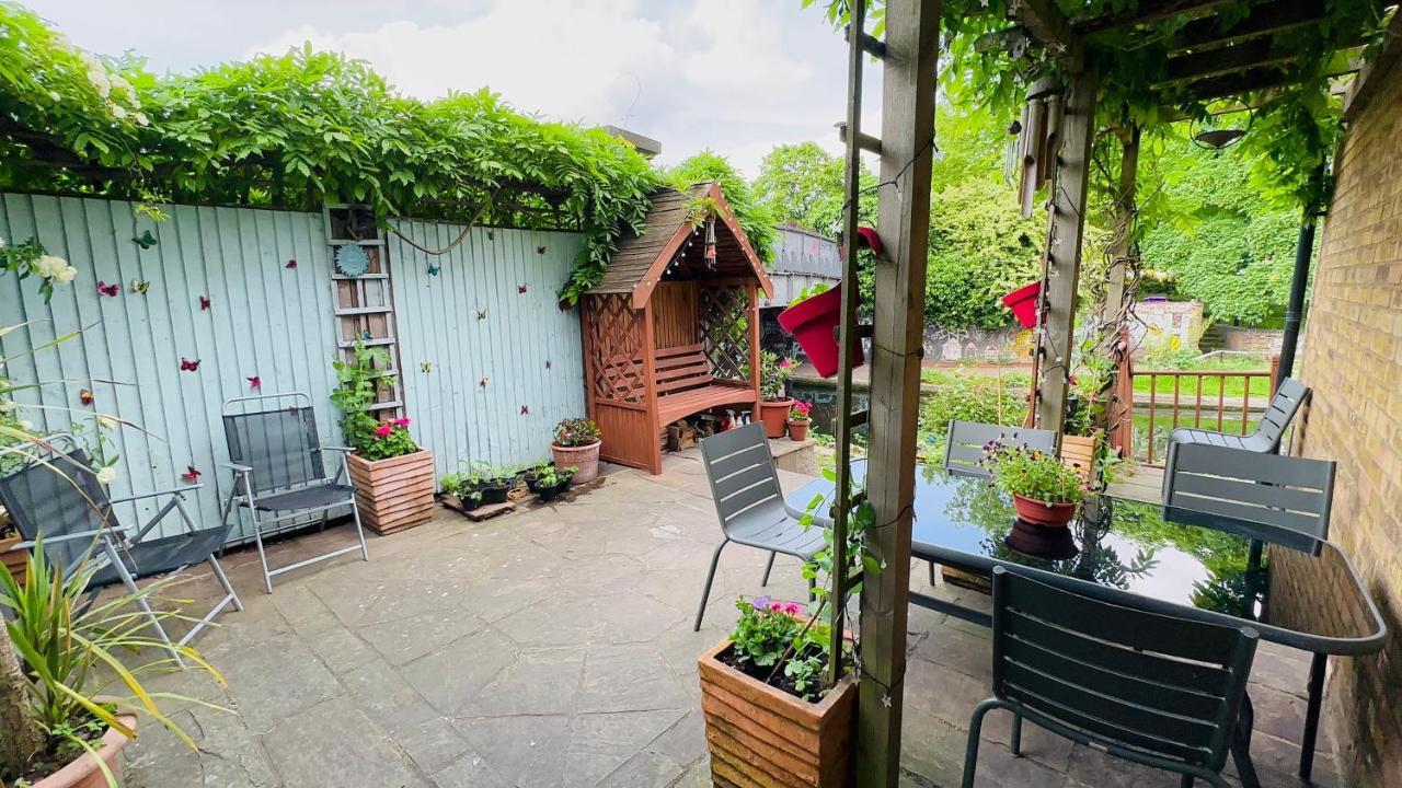 Amazing Location - City Of London- 2 Bedroom Stunning Canal View House With Private Garden,Parking & Balcony エクステリア 写真
