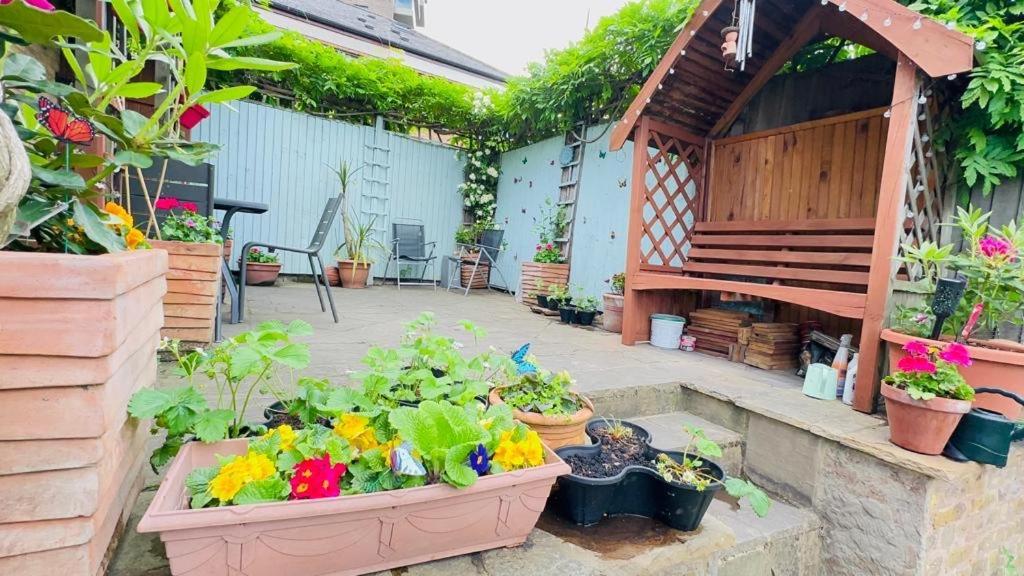 Amazing Location - City Of London- 2 Bedroom Stunning Canal View House With Private Garden,Parking & Balcony エクステリア 写真