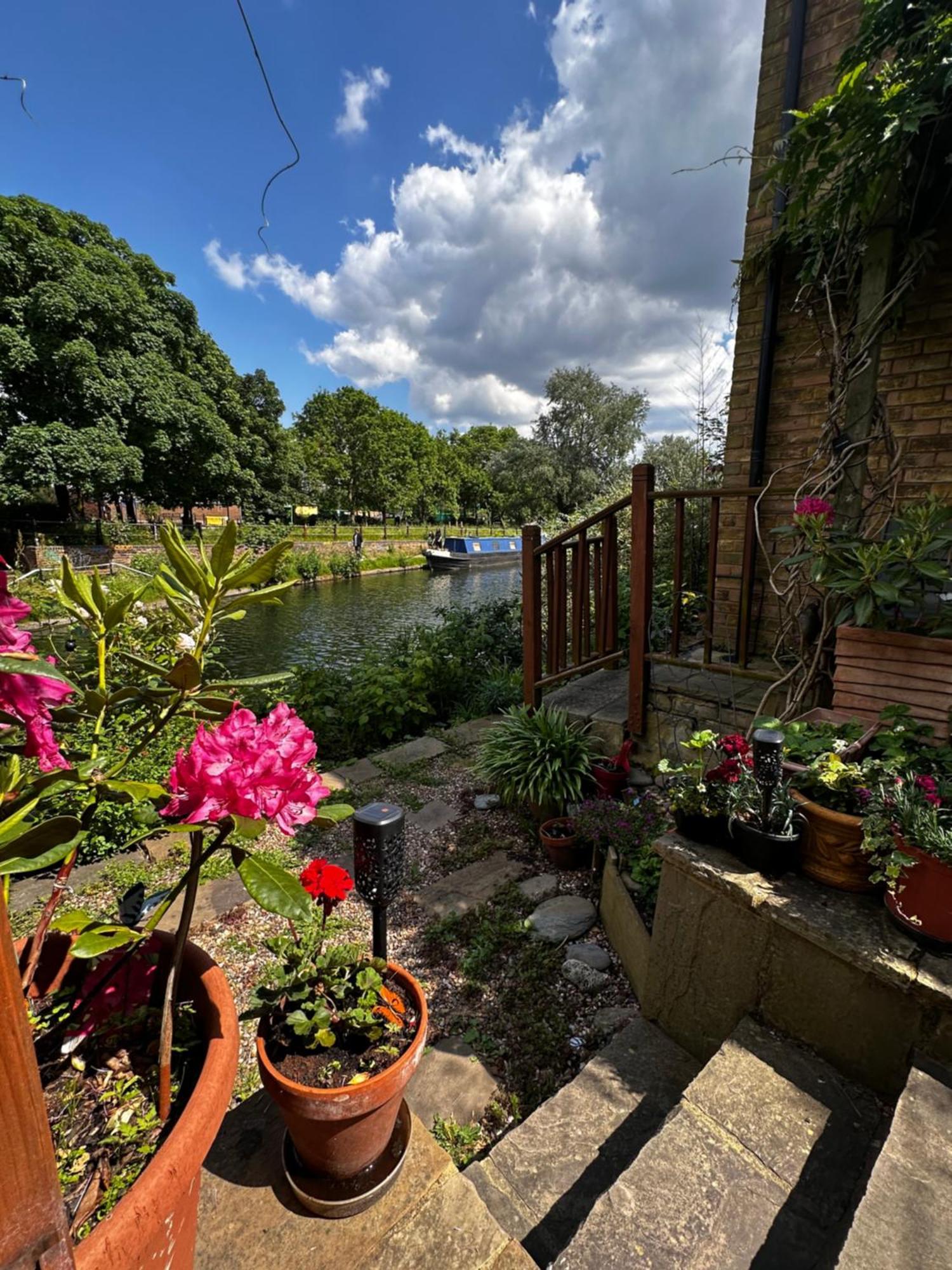 Amazing Location - City Of London- 2 Bedroom Stunning Canal View House With Private Garden,Parking & Balcony エクステリア 写真