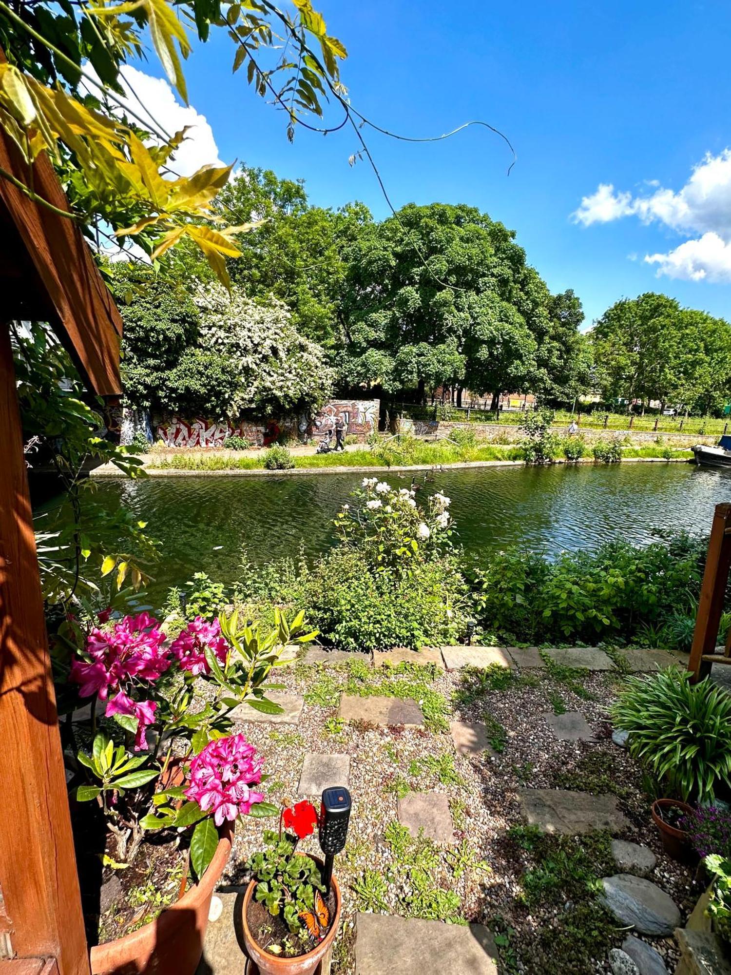Amazing Location - City Of London- 2 Bedroom Stunning Canal View House With Private Garden,Parking & Balcony エクステリア 写真