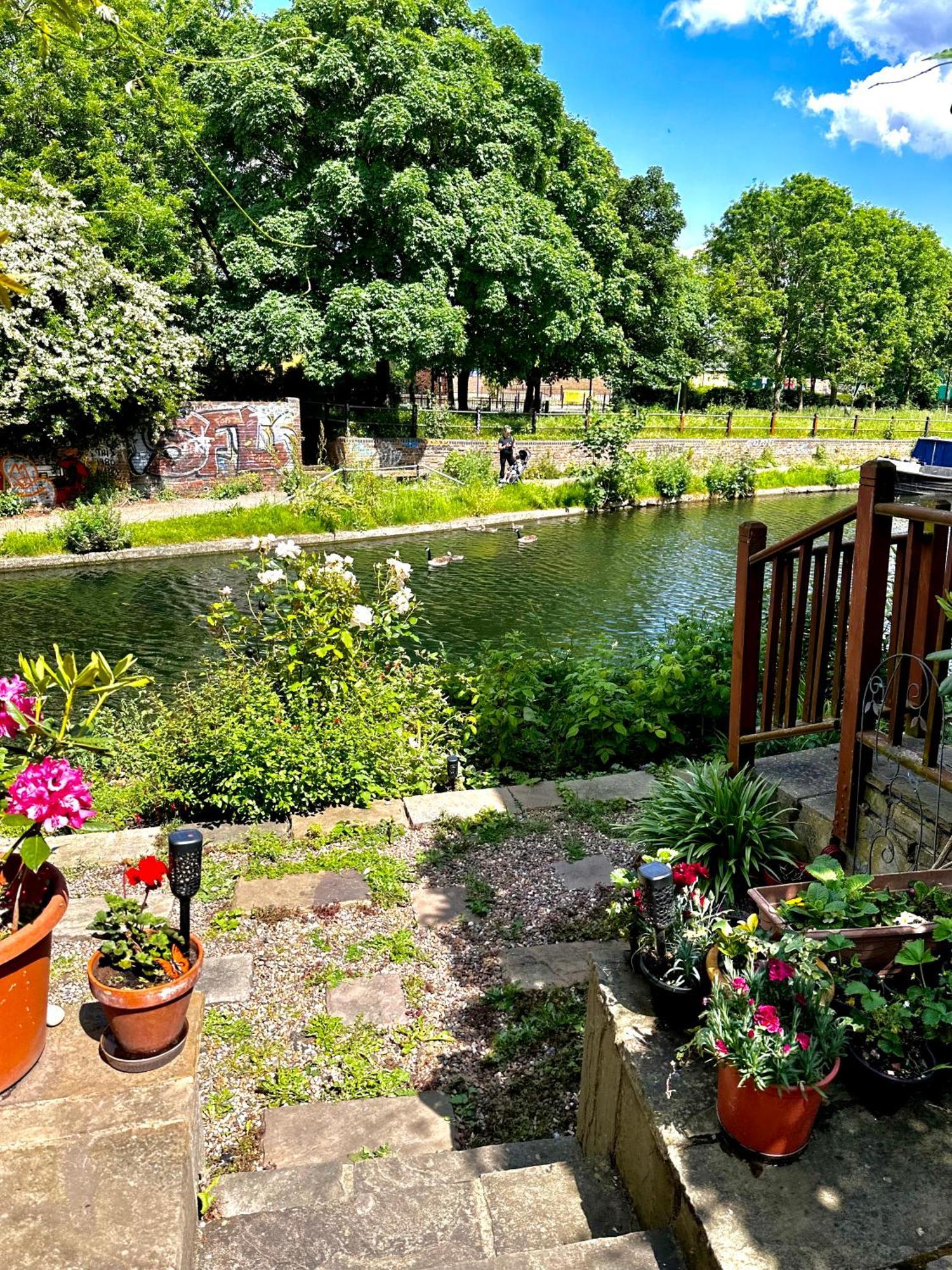 Amazing Location - City Of London- 2 Bedroom Stunning Canal View House With Private Garden,Parking & Balcony エクステリア 写真